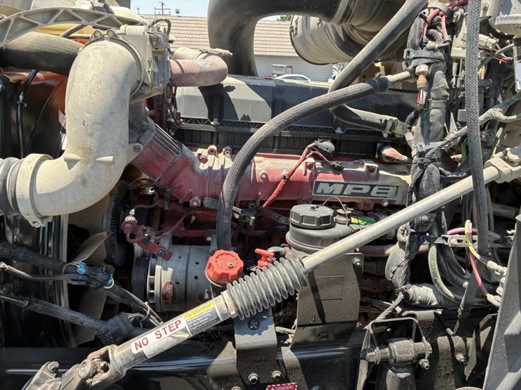 2018-mack-pinnacle-truck-tractor-image-15