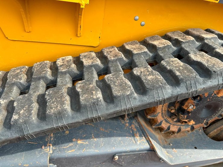 2023-deere-317g-image-9