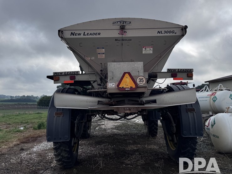 2017-john-deere-r4045-image-5