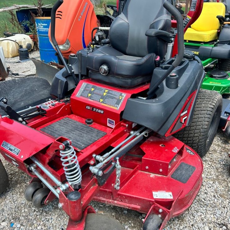 2024 Ferris ISX 2200 Zero Turn Mower (PD5140)