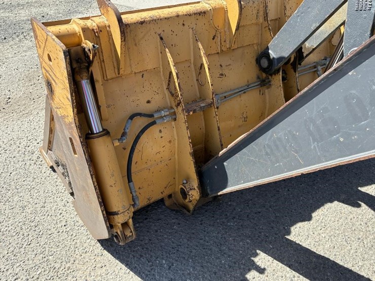 2015-deere-210k-ep-image-8