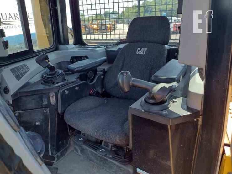 2018-caterpillar-d6t-lgp-image-17