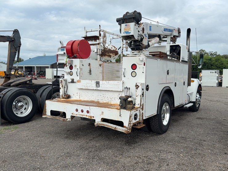 2007-kenworth-t300-image-11