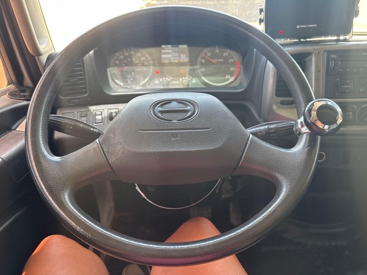 2018-hino-258-image-33