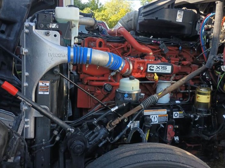 2020-peterbilt-567-image-8
