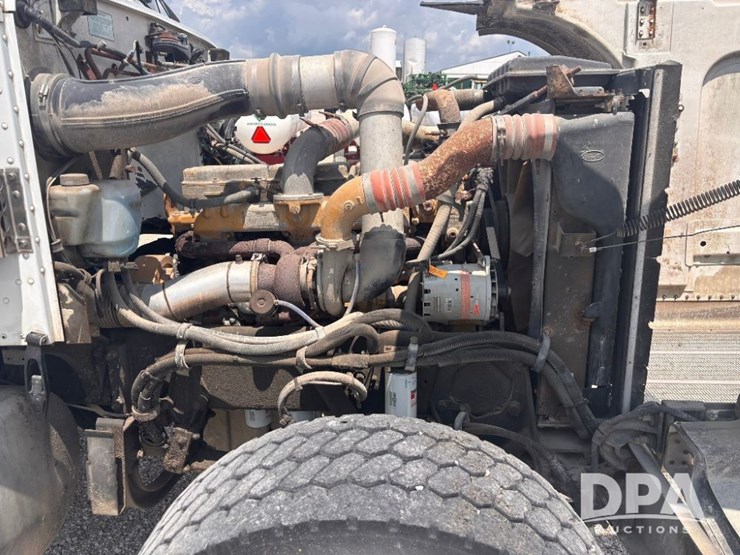 2000-peterbilt-357-image-62