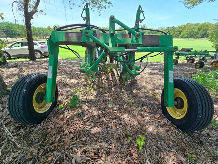 john-deere-700-image-9