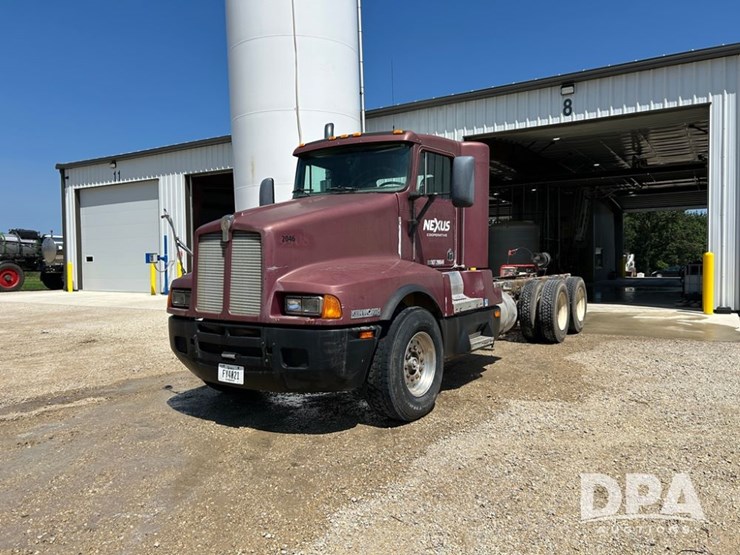 1995-kenworth-t600-image-1