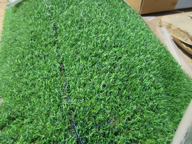 new-unused-3.3'-x-49.2'-artificial-turf,-image-6