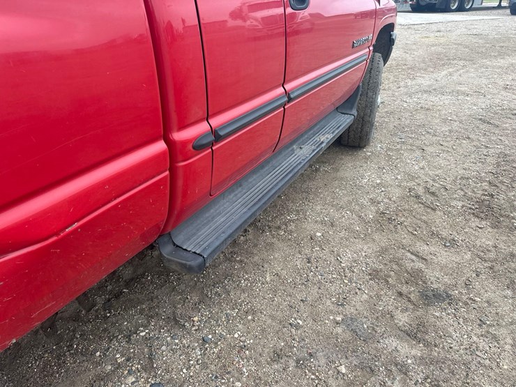 2000-dodge-2500-image-9