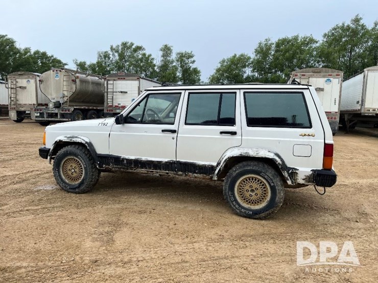 1990-jeep-cherokee-limited-image-17