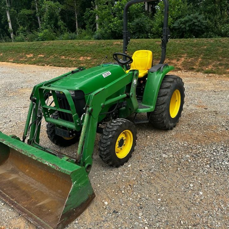 2017 JOHN DEERE 3038E