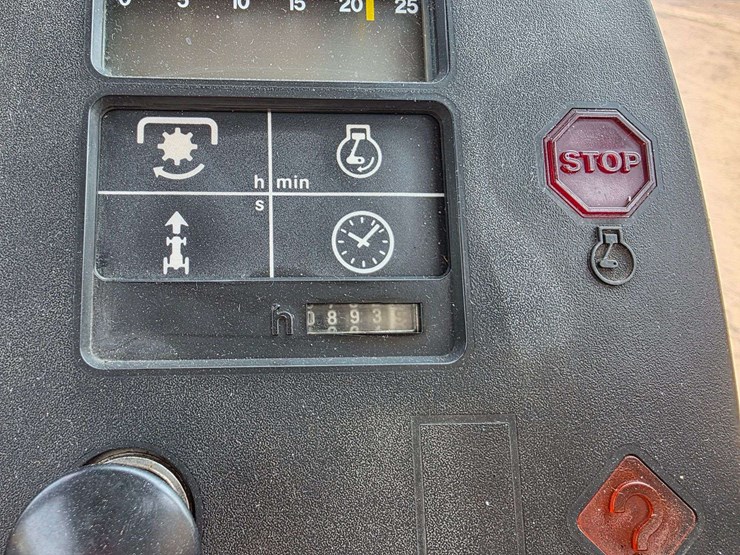 1988-john-deere-4650-image-43