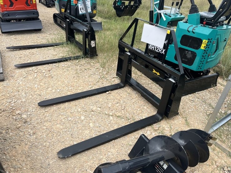 mower-king-ss-pallet-forks-image-2