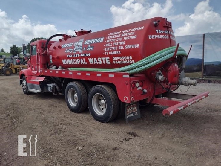 2003-freightliner-fld112-image-36