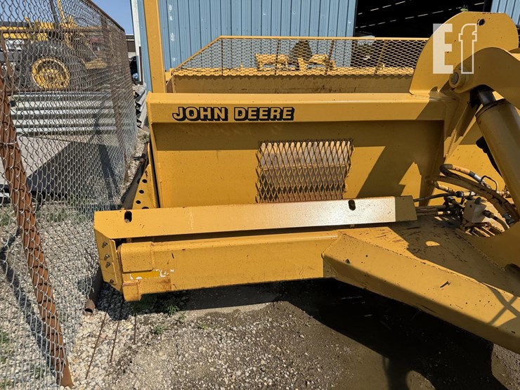 2000-deere-1812c-image-21