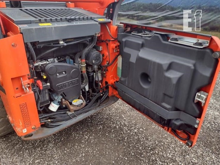 2019-kubota-ssv65-image-22