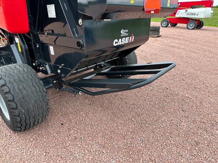 2019-case-ih-rb465-image-33