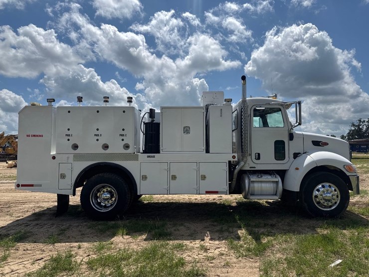 2007-peterbilt-pb335-lube-truck-image-5