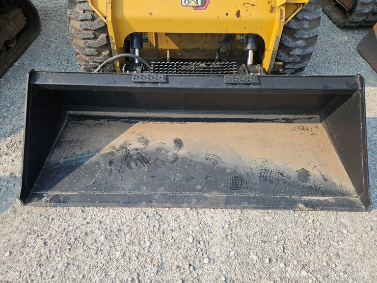 2020-caterpillar-262d3-image-3