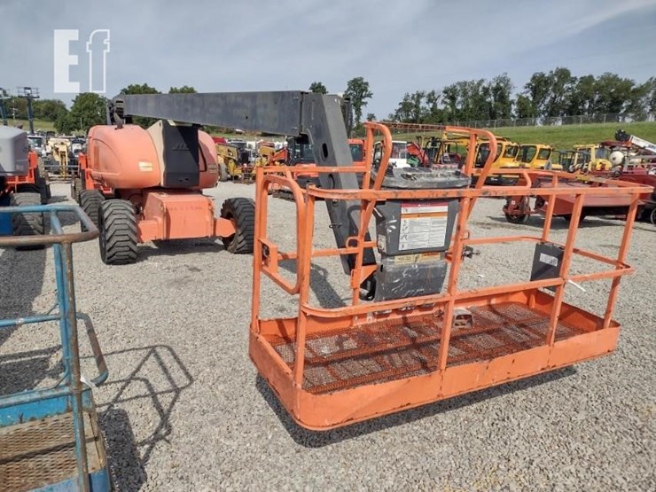 2009-jlg-800a-image-4