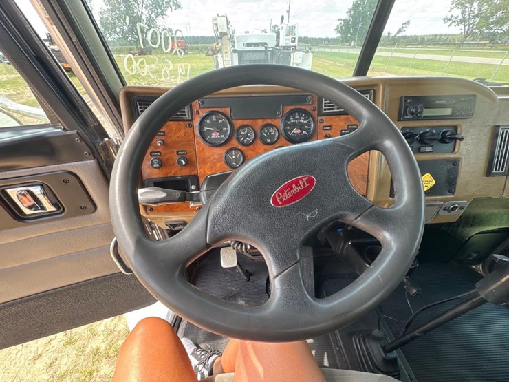 2007-peterbilt-pb335-lube-truck-image-33