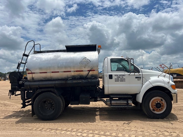 2008-ford-f750-xl-image-5