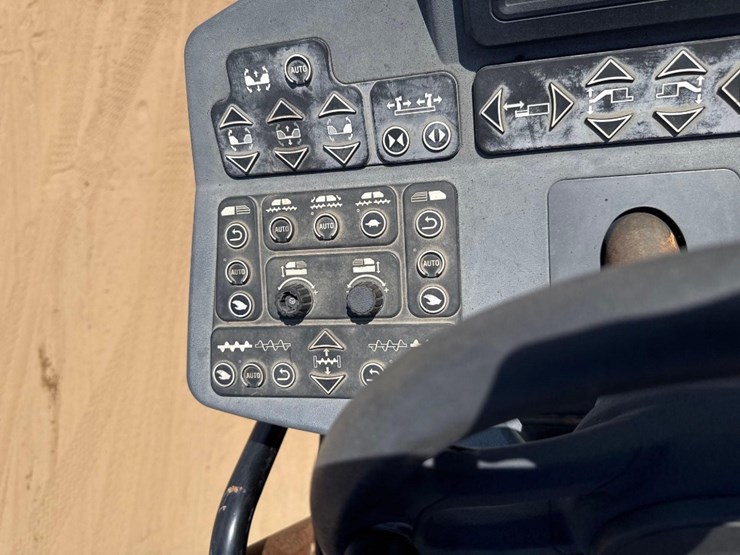 2015-caterpillar-ap-1055f-image-29
