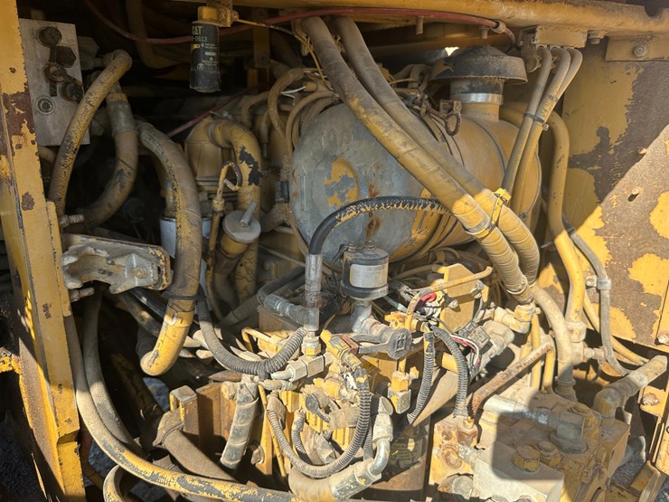 caterpillar-cb-434-image-40