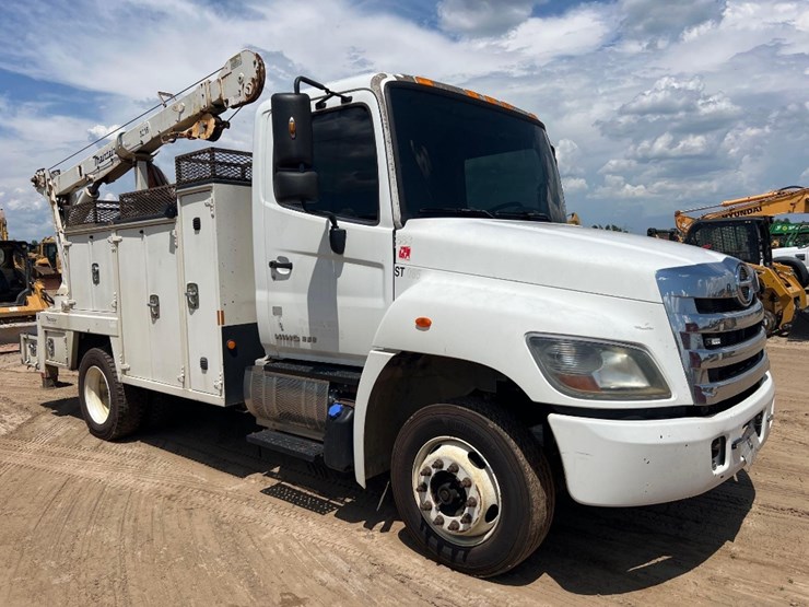 2018-hino-258-image-6