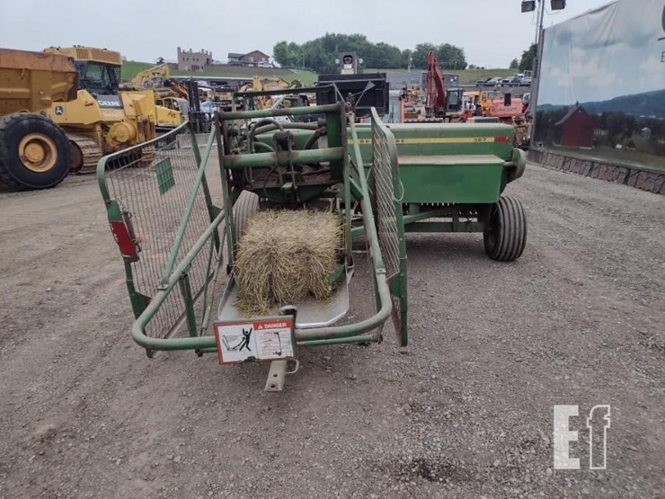 1984-john-deere-327-image-3