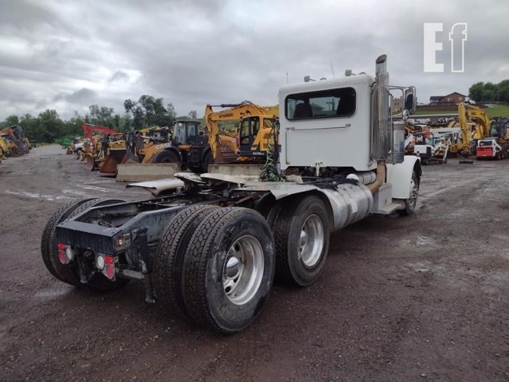 2008-peterbilt-388-image-42