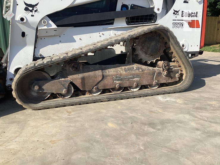 2021-bobcat-t870-image-10