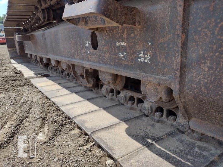2011-komatsu-pc228us-lc-8-image-36