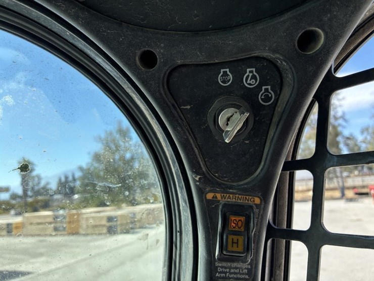 2018-bobcat-t740-image-18