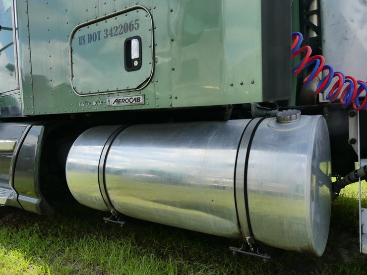 2012-kenworth-t660-image-10