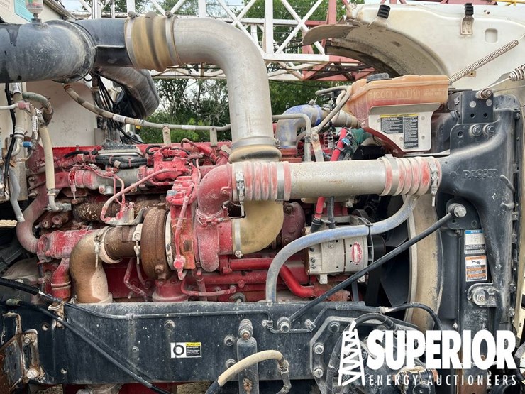 2012-peterbilt-367-image-13