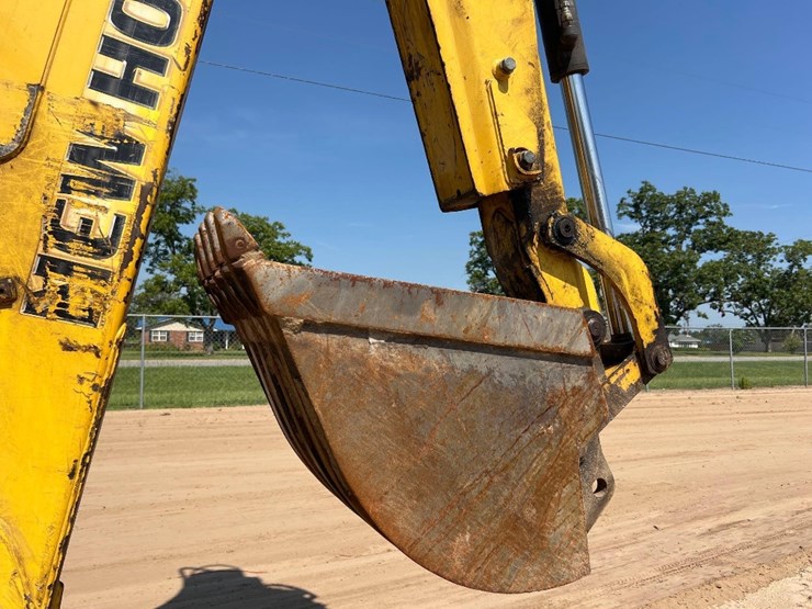 2008-new-holland-b95-image-19