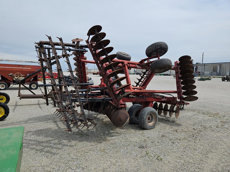 case-ih-3950-image-7