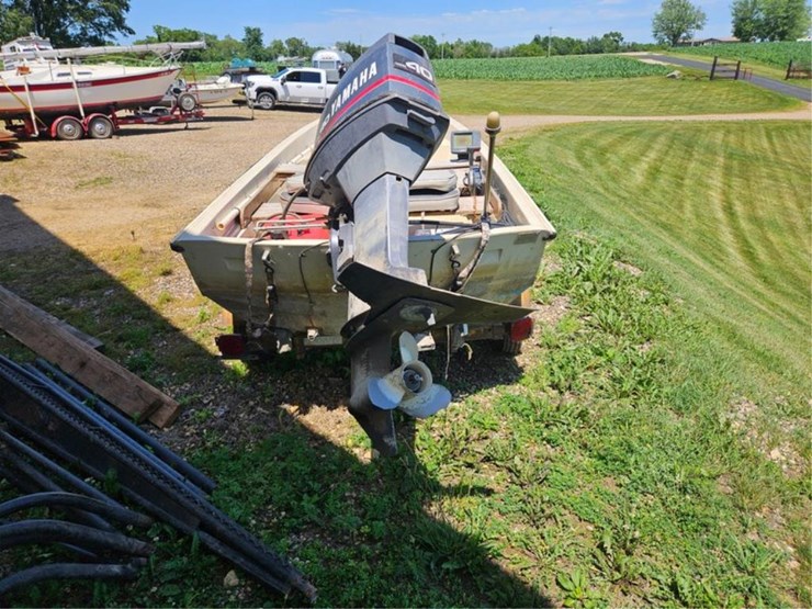 #2548-•-boston-whaler-boat-image-4