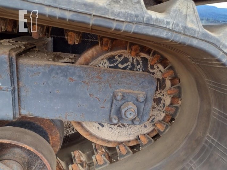 2015-morooka-mst800vd-image-26