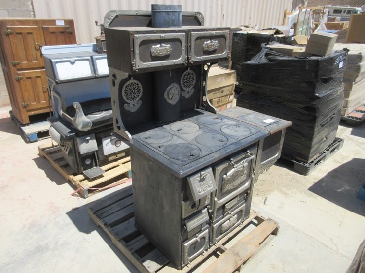 lot-of-monarch-coal/wood-6-burner-stove-image-4