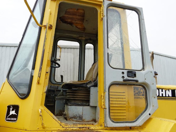 deere-444g-image-11
