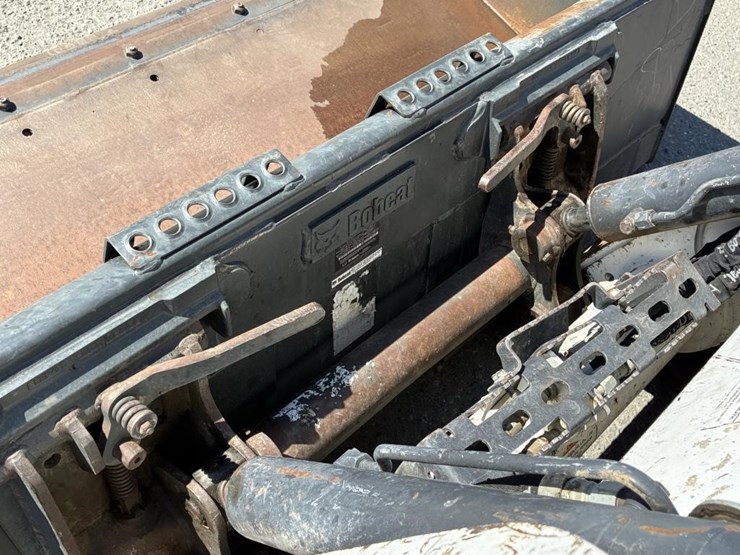 2019-bobcat-t740-image-6