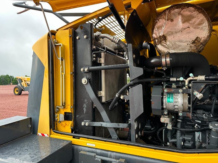 2013-komatsu-wa200pz-6-image-31