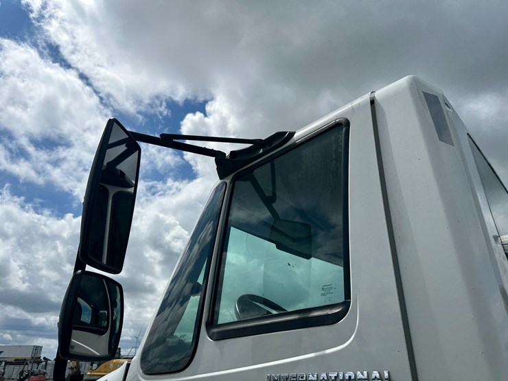 2006-international-durastar-4400-image-22