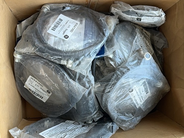 lot#--806--general-electric-dryer-power-cord-&-6’-rubber-washer-hose-image-3