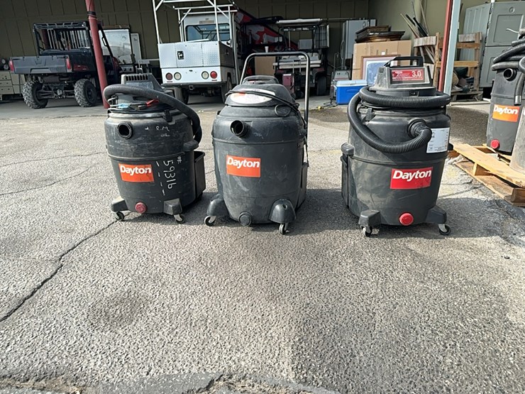 lot#-795-3-dayton-wet-dry-vacuum-image-1