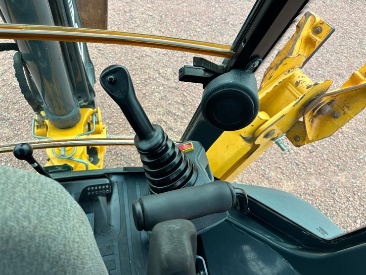 2018-deere-310sl-image-63