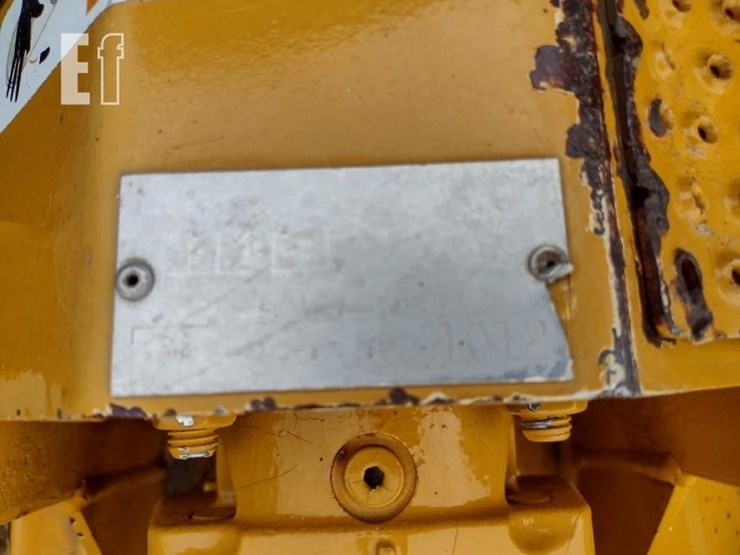 2015-john-deere-6105d-image-50